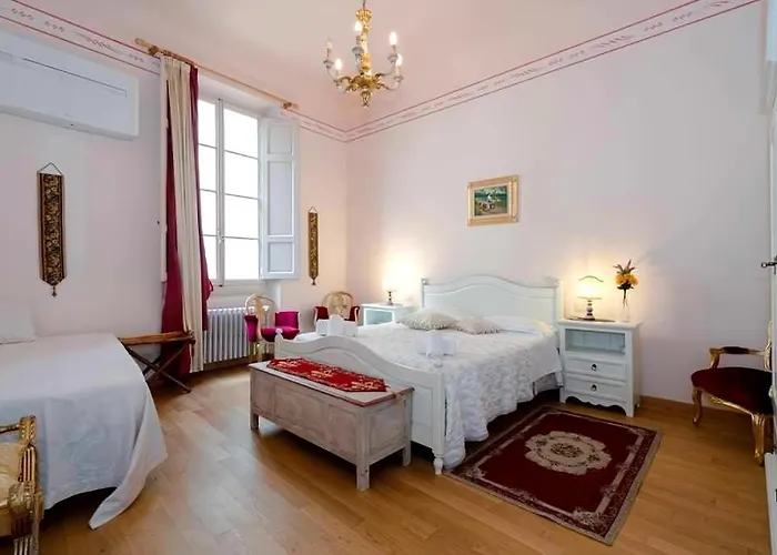 Ghibellina Elegant Apartment With 4 Bedrooms