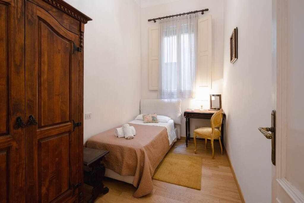 Ghibellina Elegant With 4 Bedrooms Appartamento Firenze