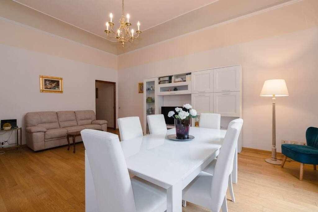 Ghibellina Elegant With 4 Bedrooms Appartamento Firenze