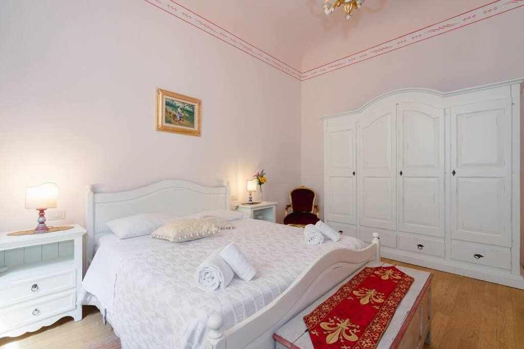 Appartamento Ghibellina Elegant With 4 Bedrooms Firenze